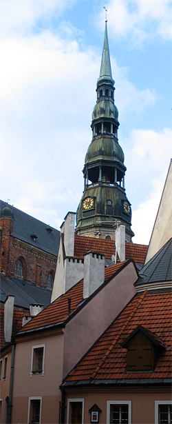 Rīgas torņi. Pēterbaznīca foto