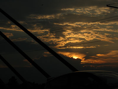 Vanšu tilts saulrietā